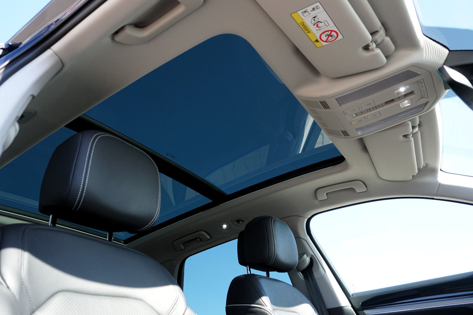 Volkswagen Touareg Elegance 4Motion - Samsaru's Car Outlet