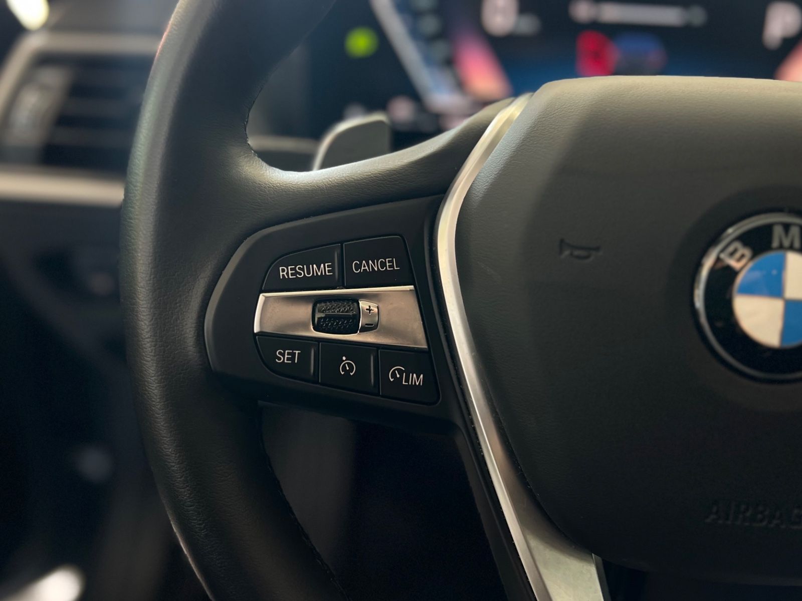 BMW 320d Lim. x Drive AHK+Driving Assist