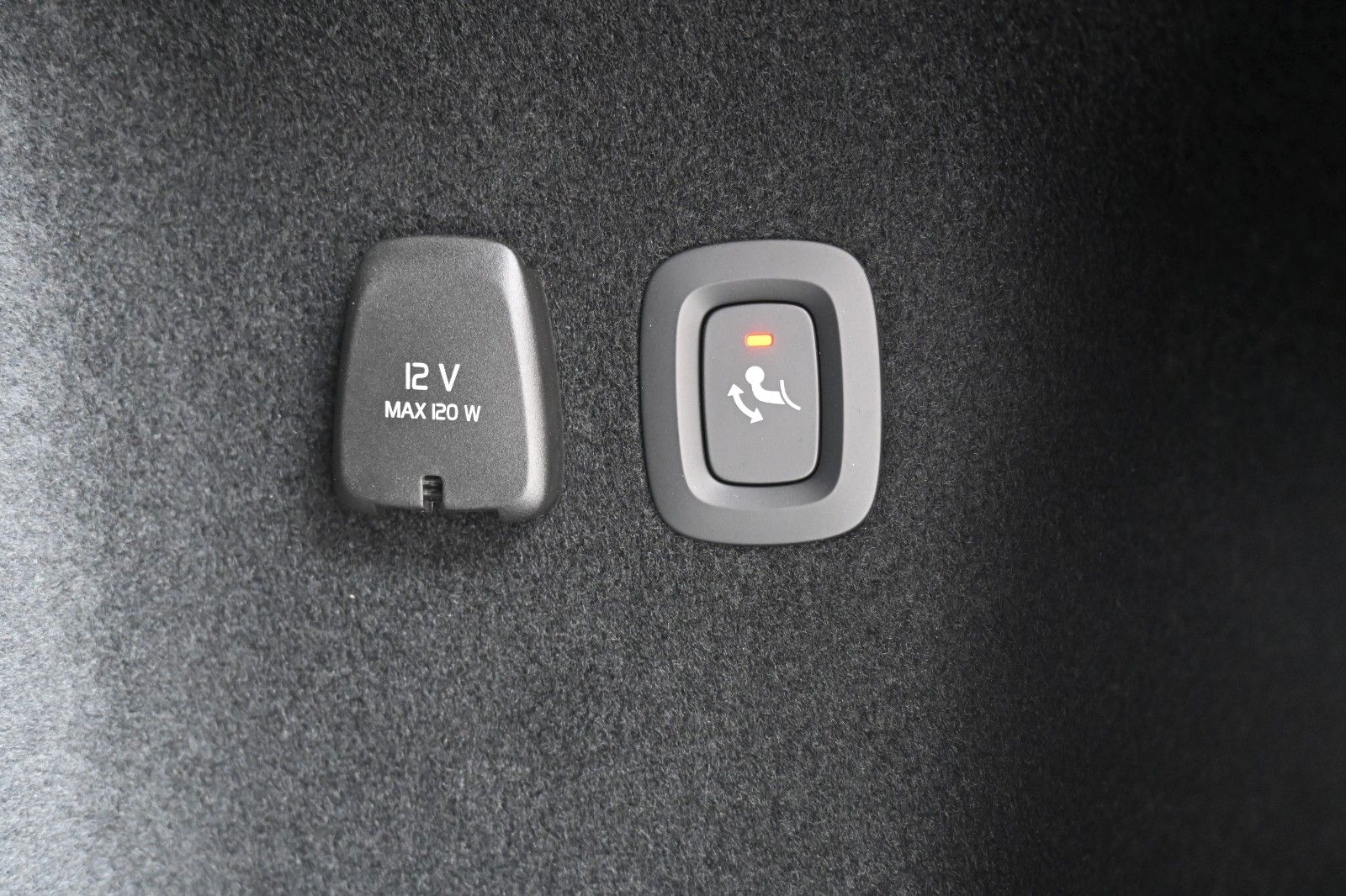 Volvo S60 B4 B DSG Plus Dark*STHZG*360°*PANO*ACC*AHK