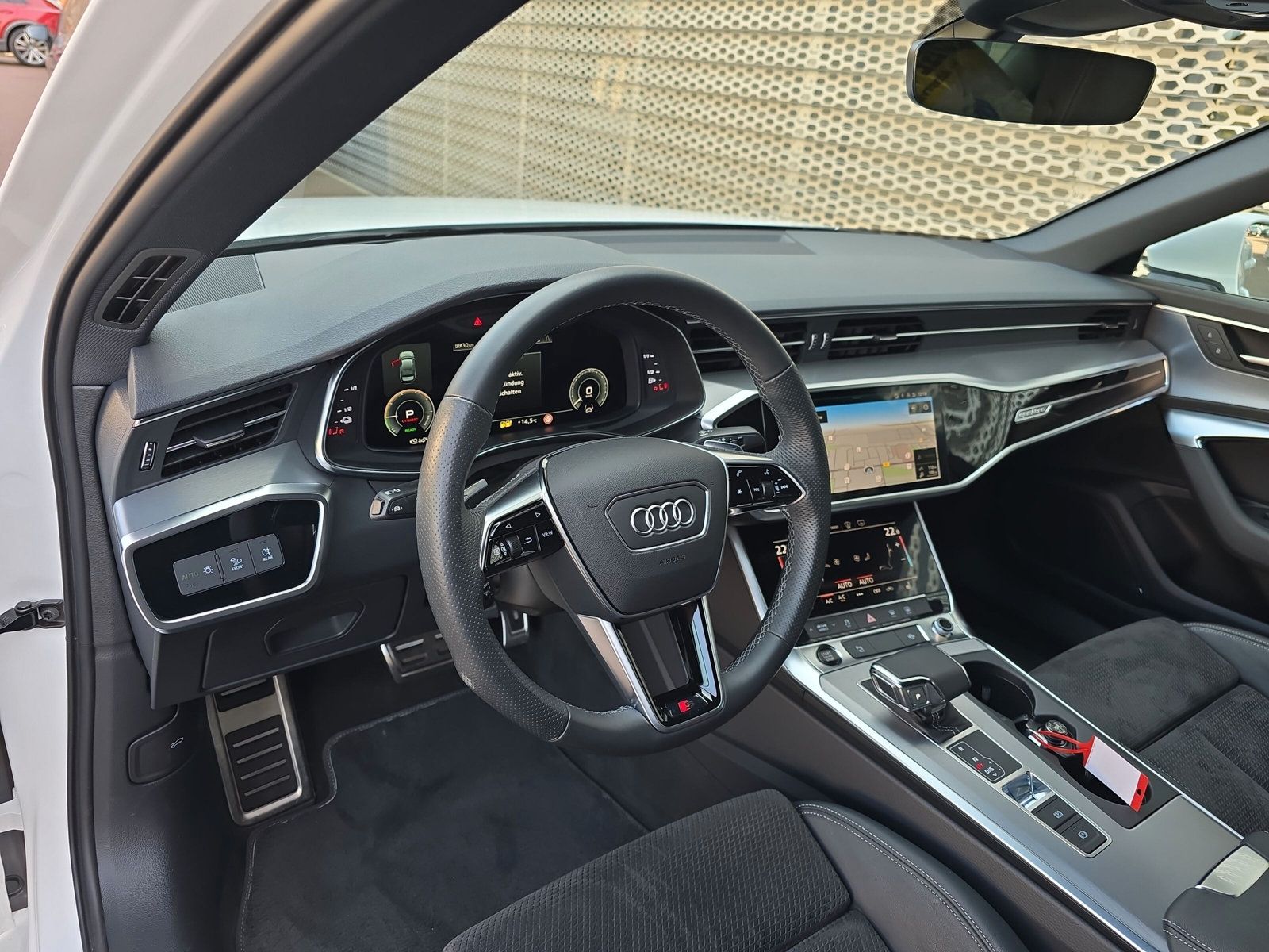 Audi A6 Limousine 50 TFSI e qu S line - Samsaru's Car Outlet