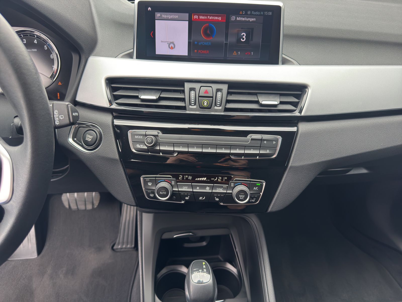BMW X1 xDrive 25e Advantage - Samsaru's Car Outlet
