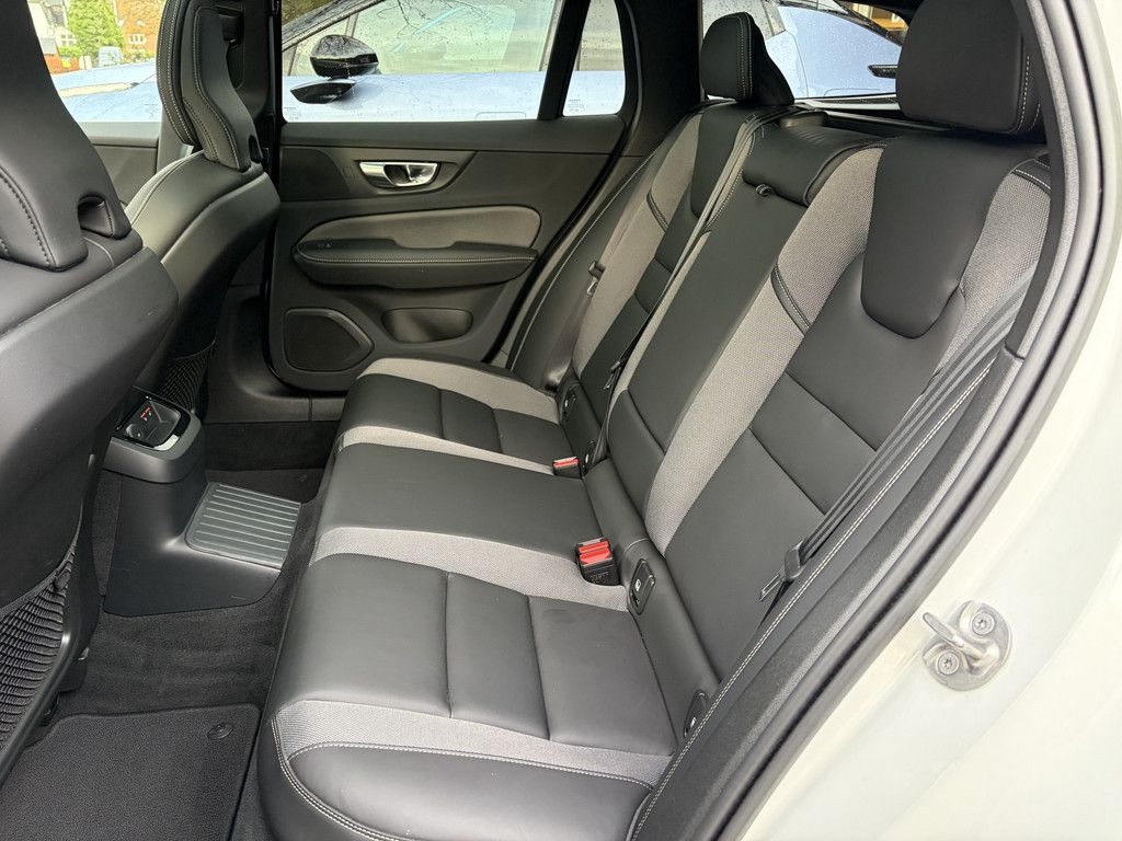 Volvo V60 T8 AWD Geartronic Recharge Plug-In Hybrid