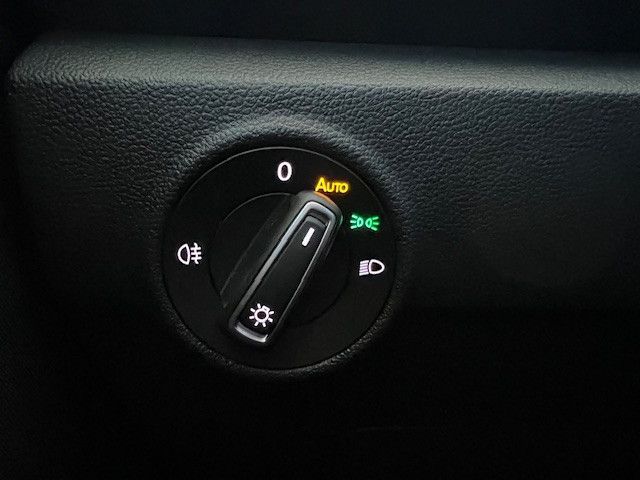 Volkswagen T-ROC Style - Samsaru's Car Outlet