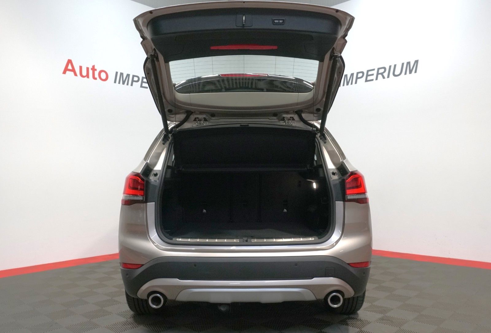 BMW X1 xDrive 20 d xLine - Samsaru's Car Outlet