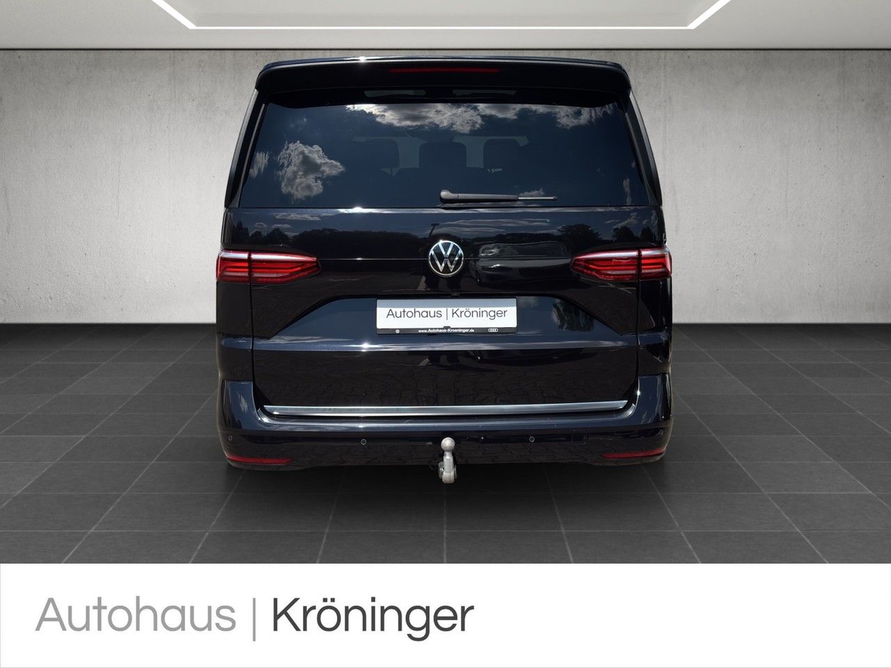 Volkswagen T7 Multivan Style - Samsaru's Car Outlet