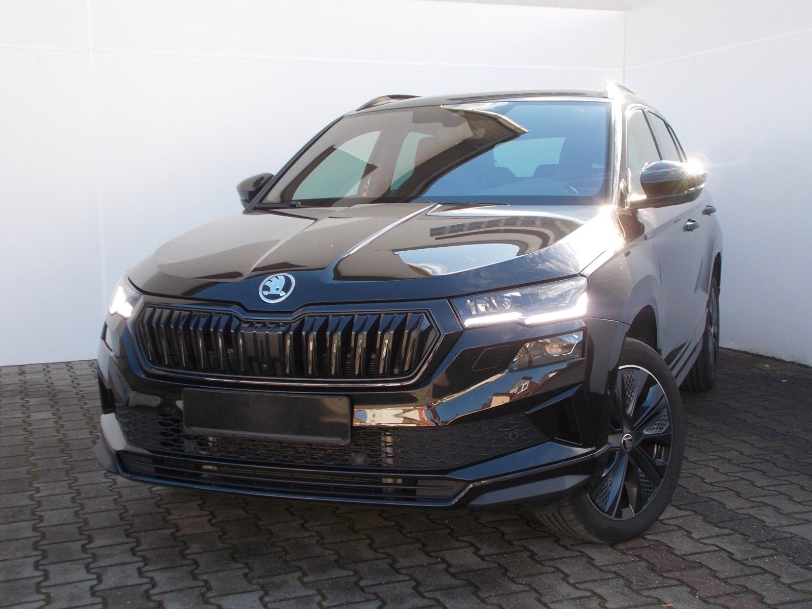 Skoda Karoq  1.5 TSI Sportline * DSG * Navi *AHK *360°