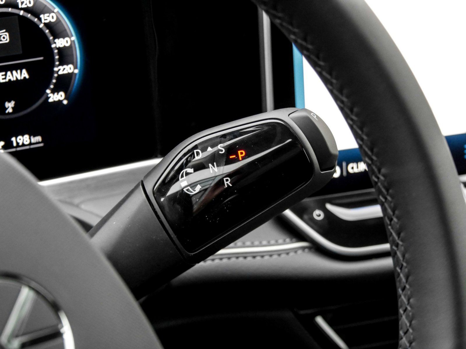 Volkswagen Passat Variant Elegance eHybrid IQ.Light AHK Nav