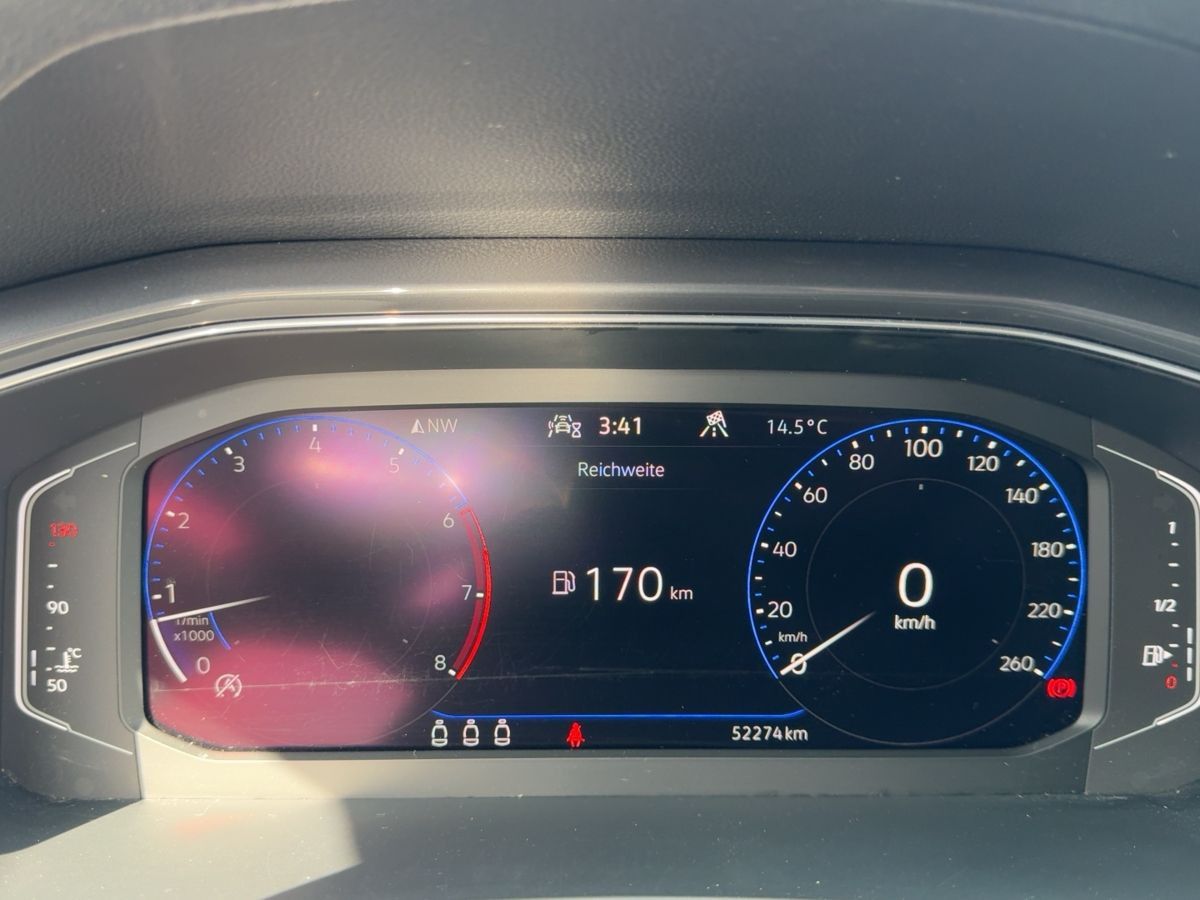 Volkswagen T-Roc 1.5 TSI Sport - Samsaru's Car Outlet