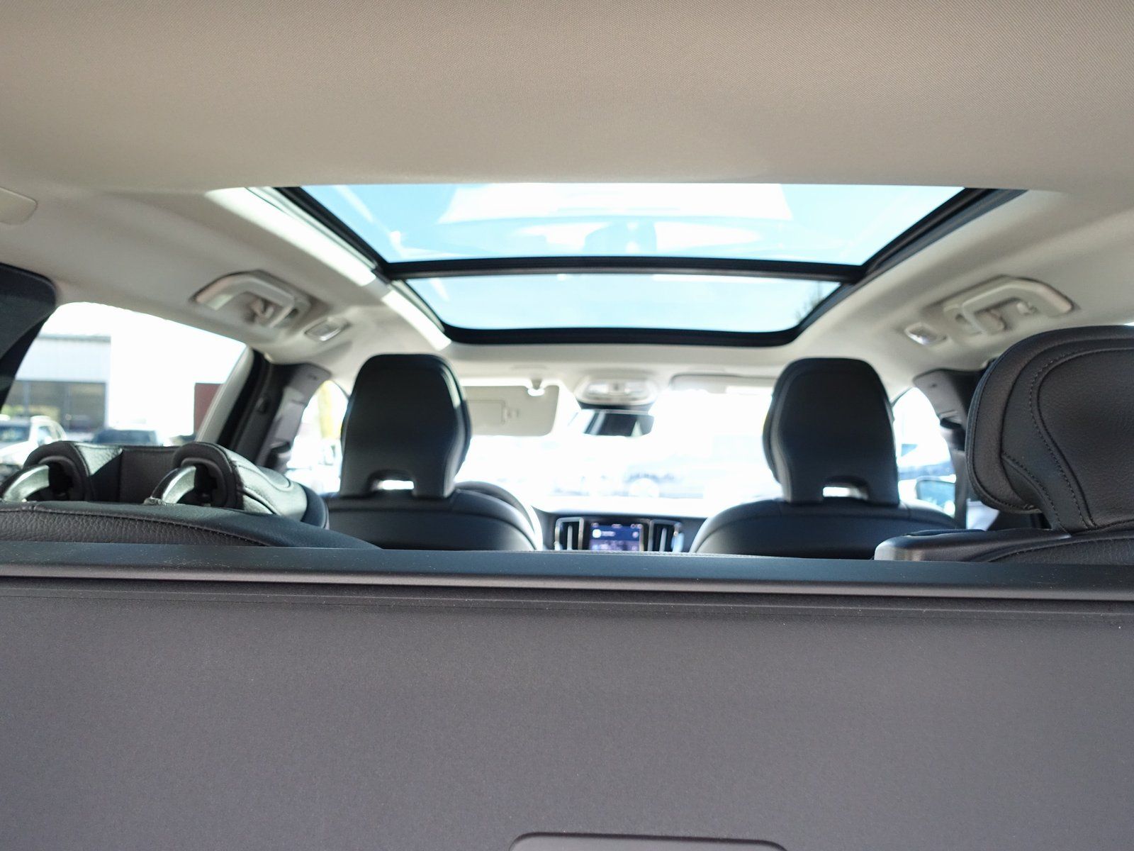 Volvo V60 Plus T6 AWD Plug-in Hybrid/AHK/Pano/360°/H&K