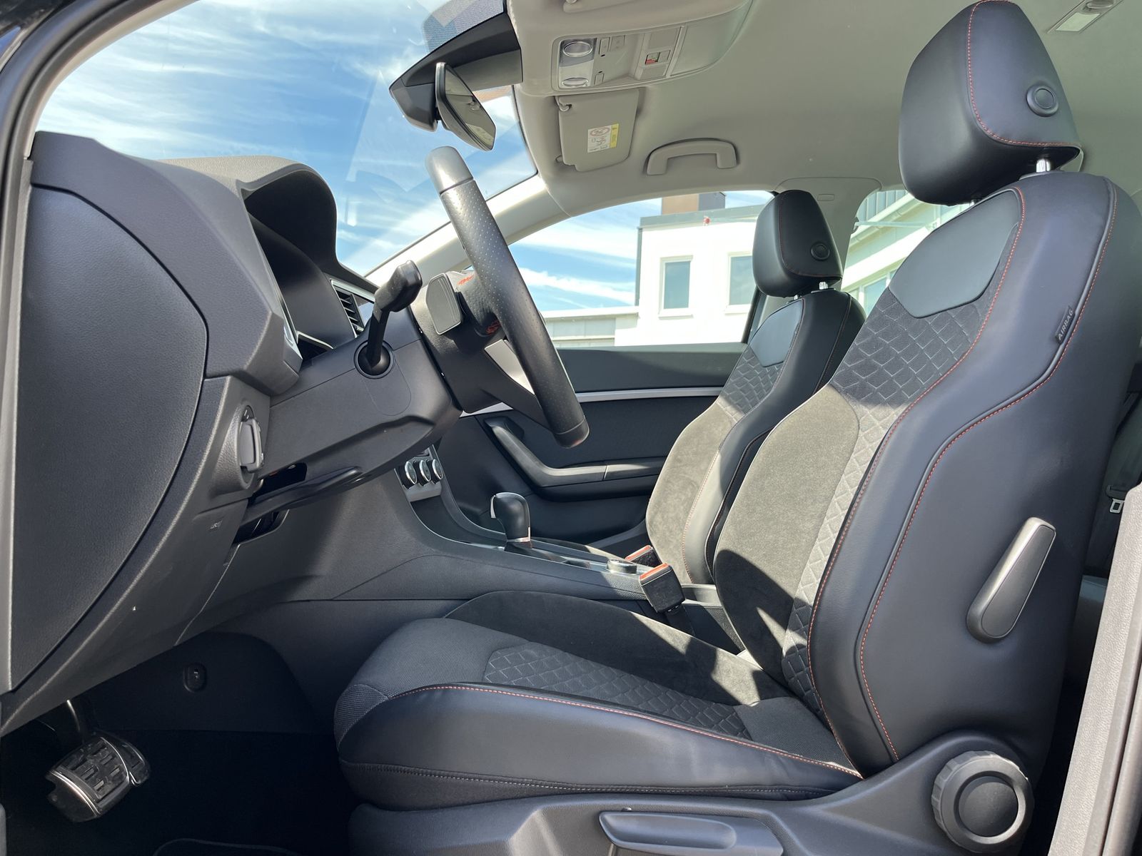 Seat Ateca 1.5 TSI DSG FR AHK 18" NaviPlus 360-RFK Be