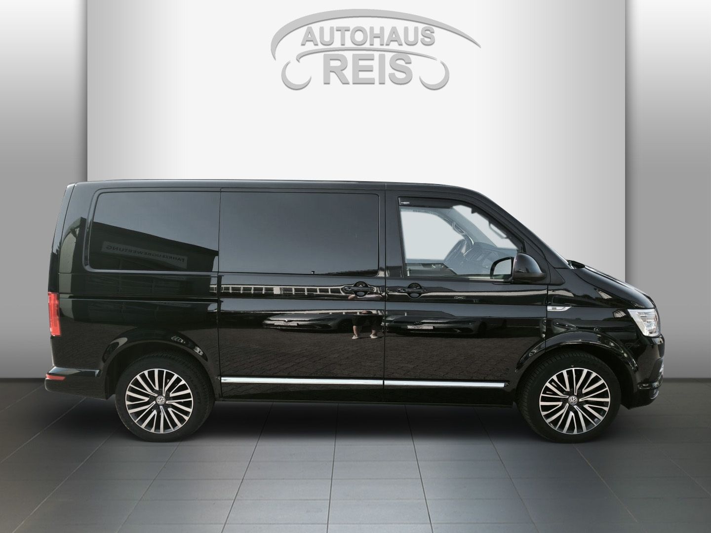 Volkswagen T6 Multivan 4Motion DSG - Samsaru's Car Outlet
