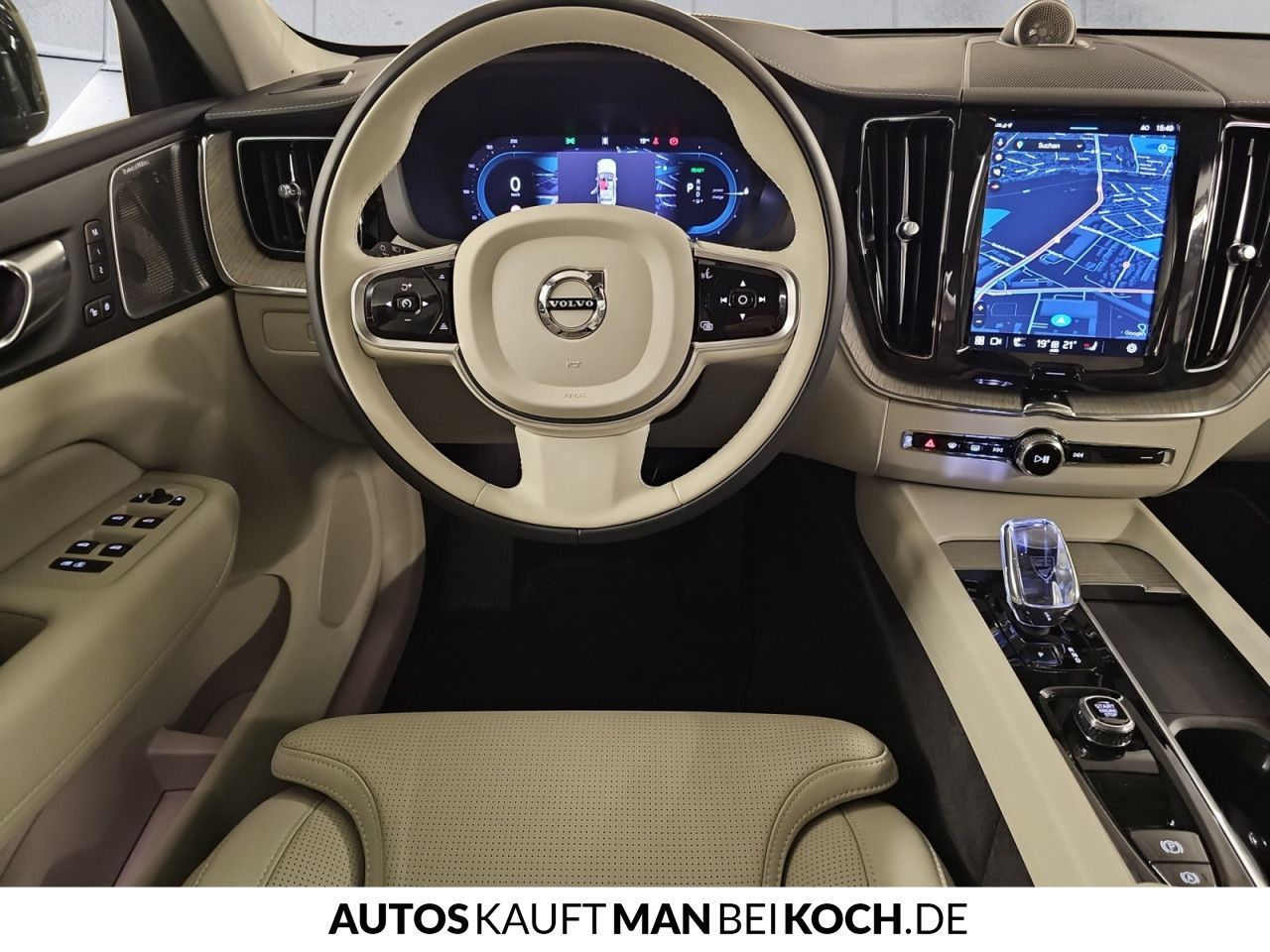 Volvo XC60 T6 AWD Plug-in Hybrid Ultra Dark - Samsaru's Car Outlet