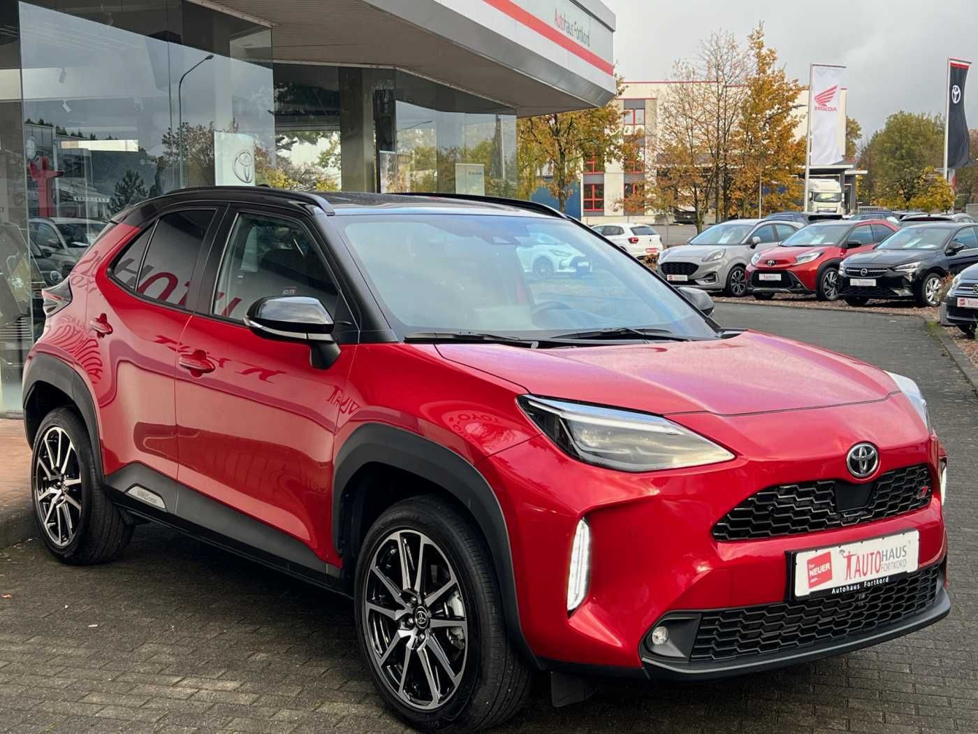 Toyota Yaris Cross 1.5 GR Sport Hybrid -  LED, Navi, el