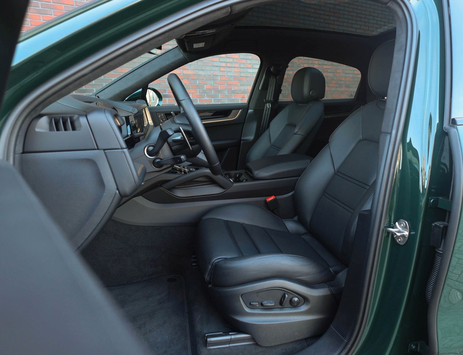 Porsche Cayenne Coupe E-Hybrid *Goodwood Green*