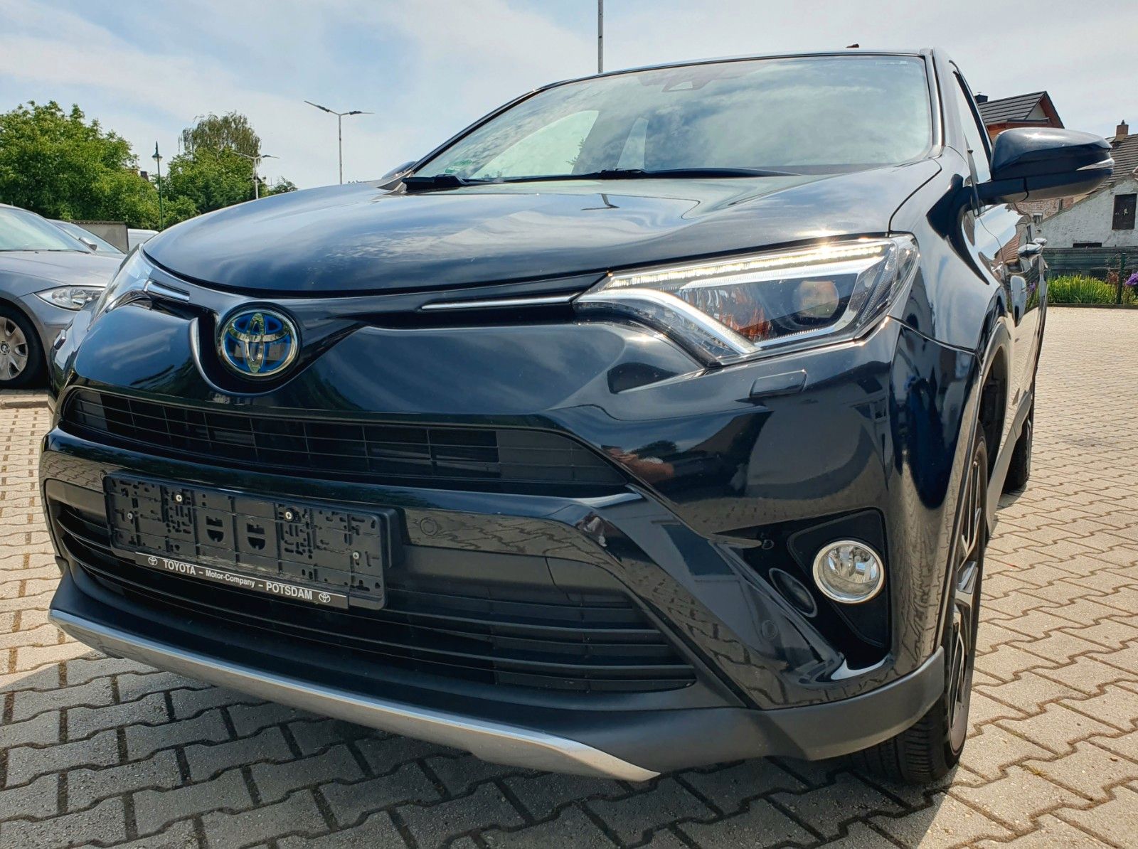 Toyota RAV 4 Team - Samsaru's Car Outlet