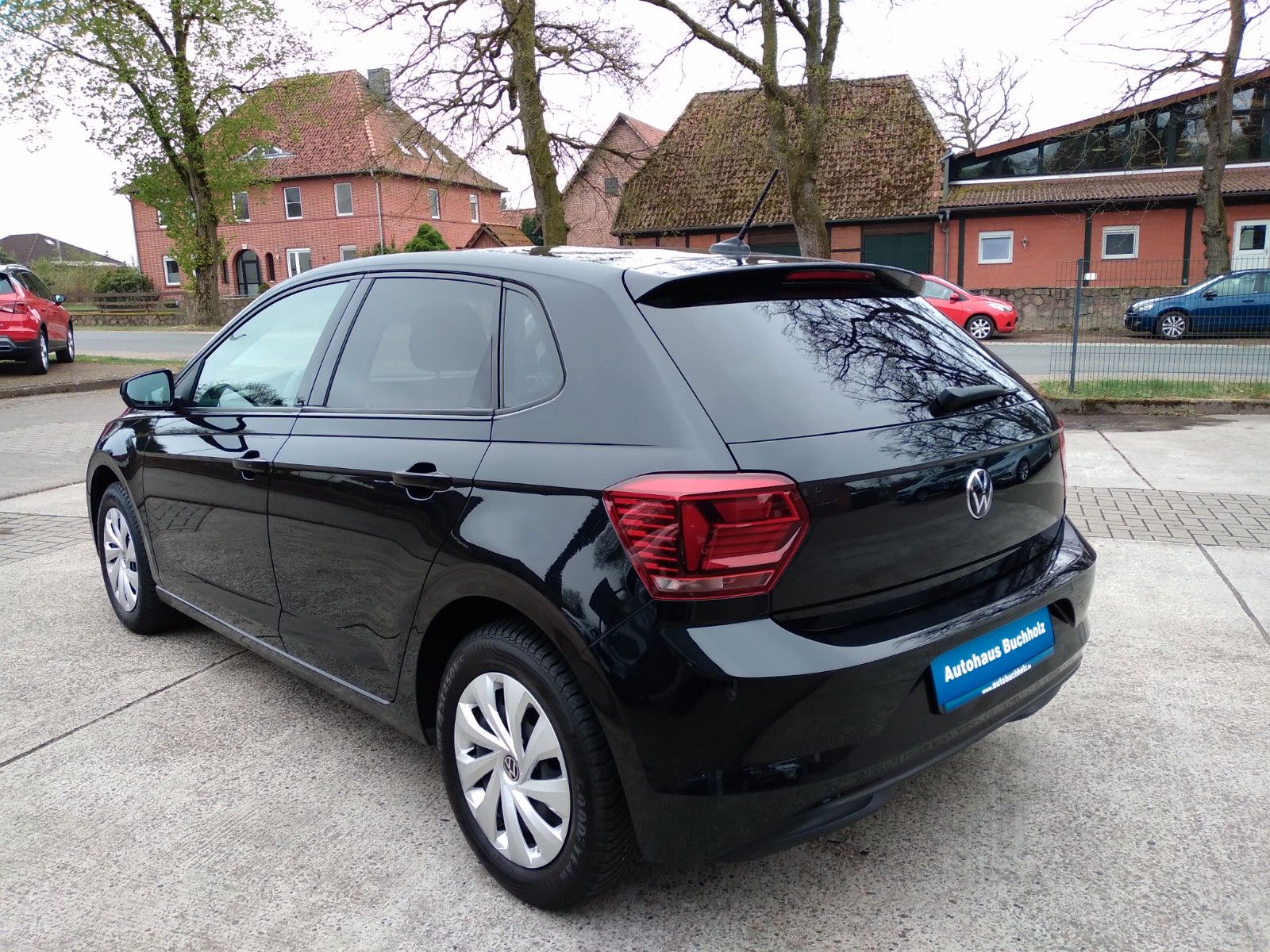 Volkswagen Polo 1.0 TSI DSG Comfortline - Samsaru's Car Outlet