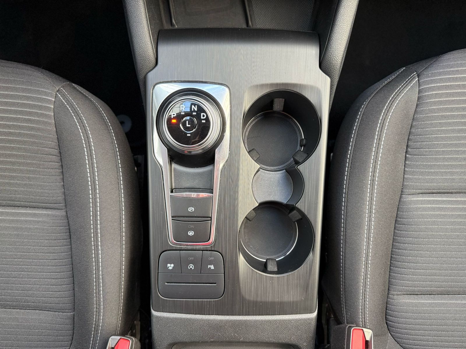 Ford Kuga 1.5 EcoBlue Titanium - Samsaru's Car Outlet