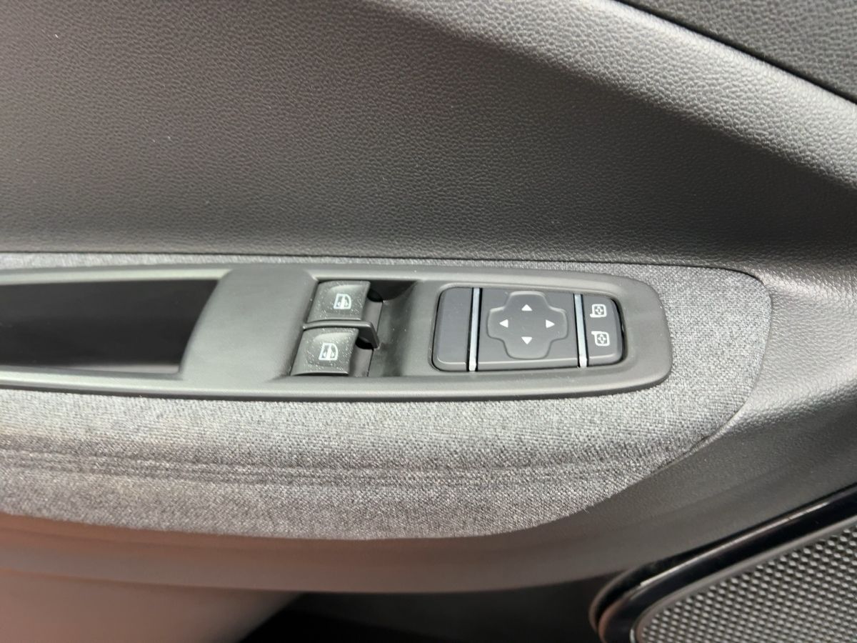 Renault ZOE EXPERIENCE R110 50kWh - Samsaru's Car Outlet