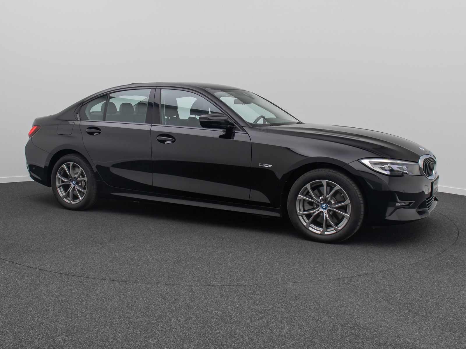 BMW 320e Sport Line - Samsaru's Car Outlet