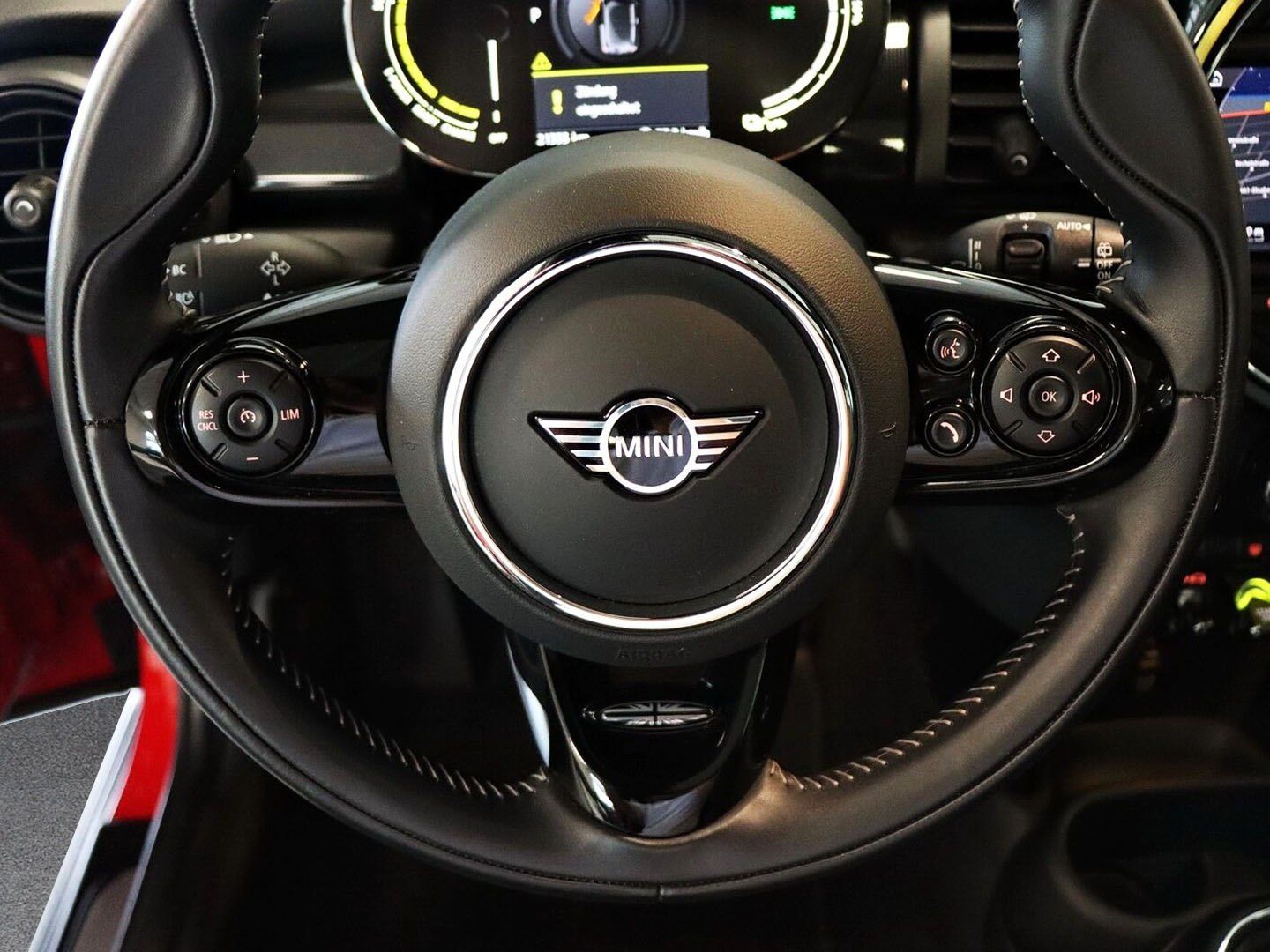 MINI Cooper SE - Samsaru's Car Outlet