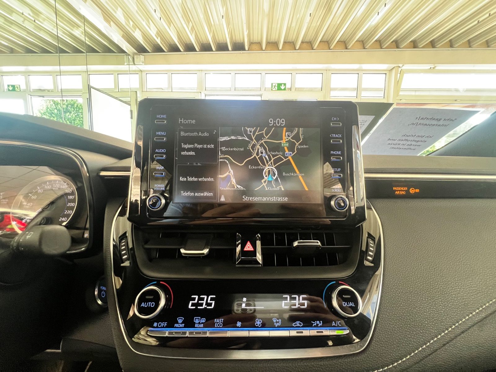 Toyota Corolla TS 1.8 Hybrid Business Edition - Samsaru's Car Outlet