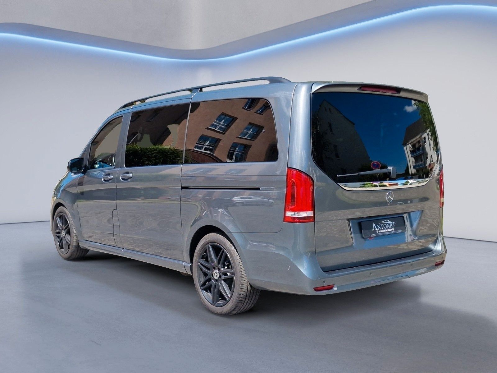 Mercedes-Benz V250d AMG-LINE - Samsaru's Car Outlet