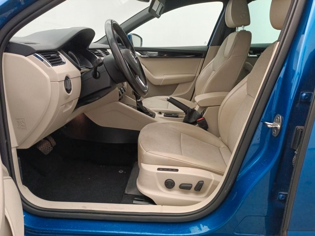 Skoda Octavia Combi Style 1.5TSI - Samsaru's Car Outlet