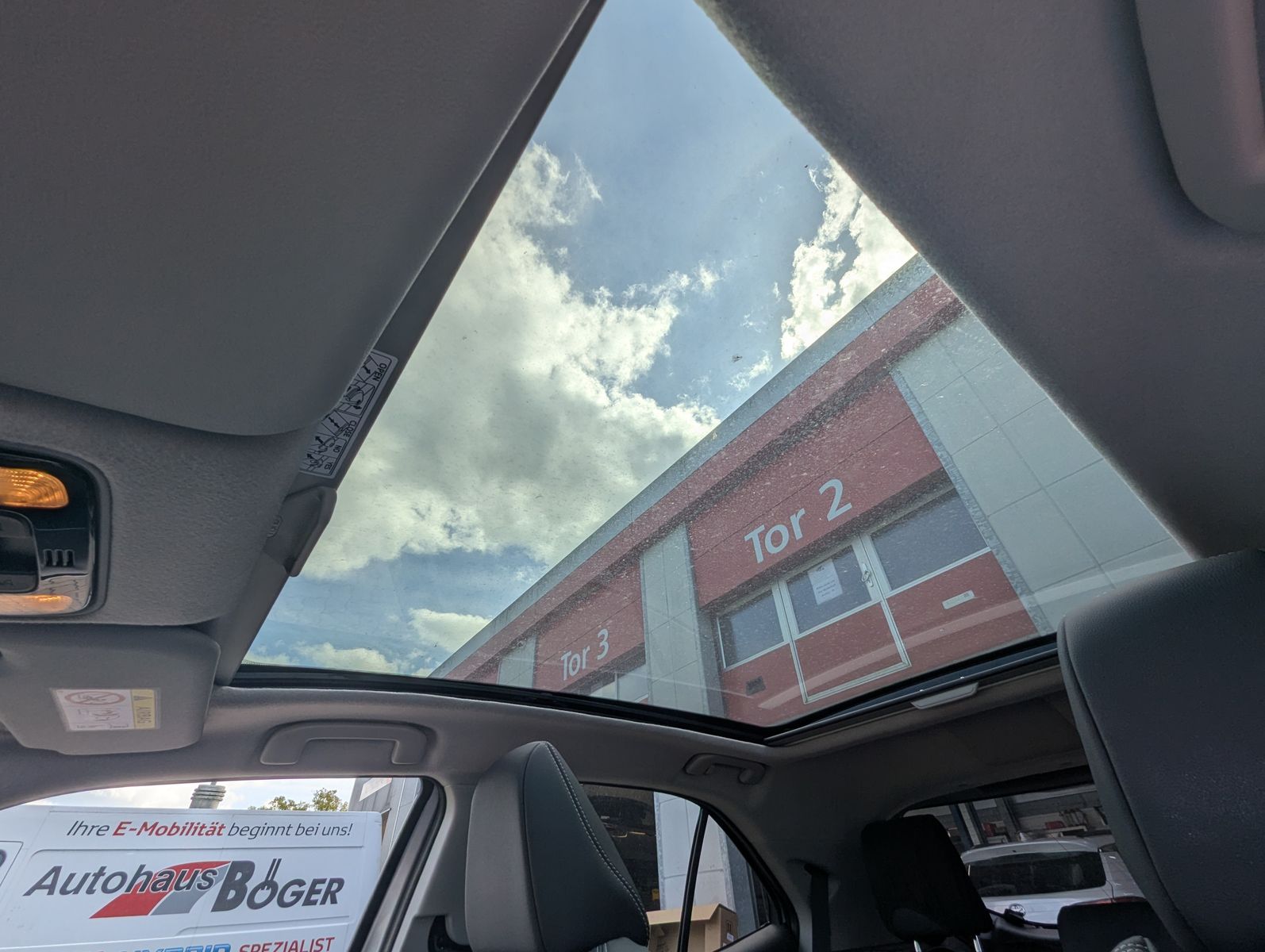 Toyota Yaris Cross 1,5 Hyb. Elegance *PANO 360° HUD*