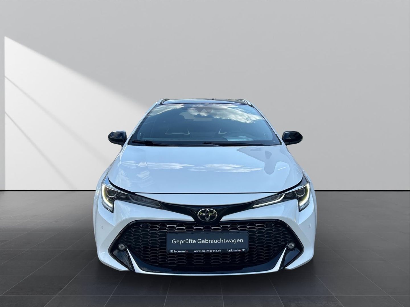Toyota Corolla 2.0 Touring Sports Hybrid GR Sport - Samsaru's Car Outlet