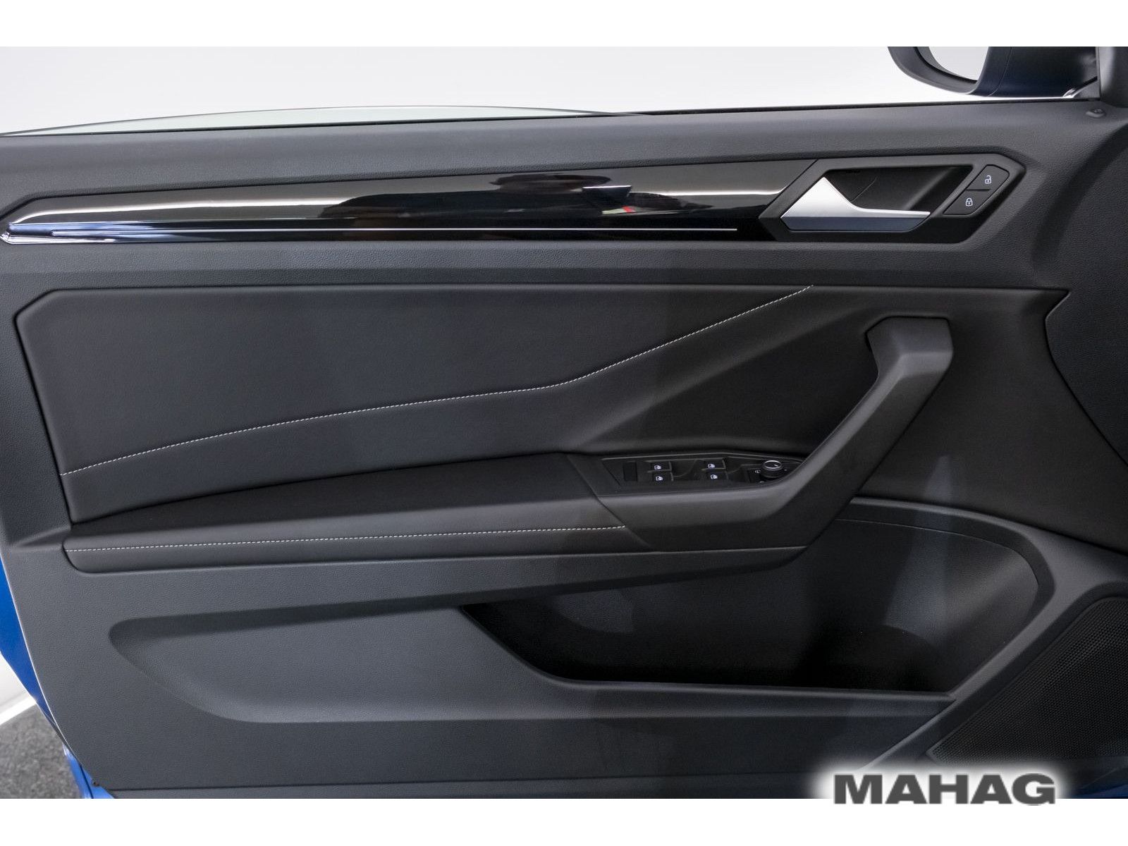 Volkswagen T-Roc R-Line - Samsaru's Car Outlet