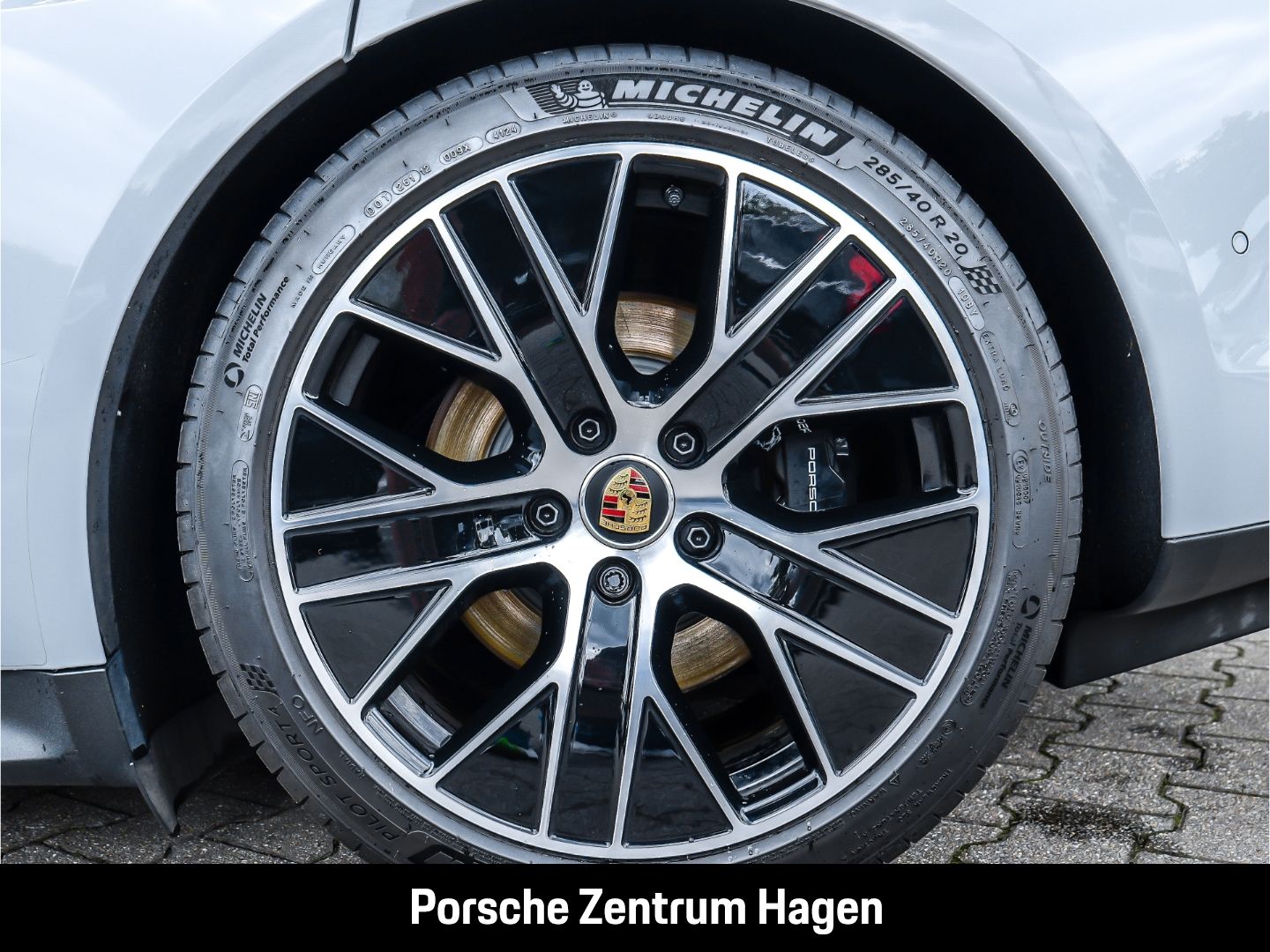 Porsche Taycan 4S SportDesign Surround-View LED-Matrix