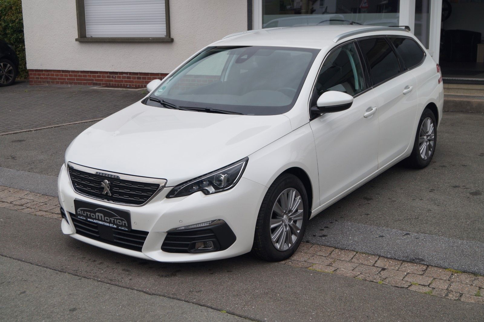Peugeot 308 SW - Samsaru's Car Outlet