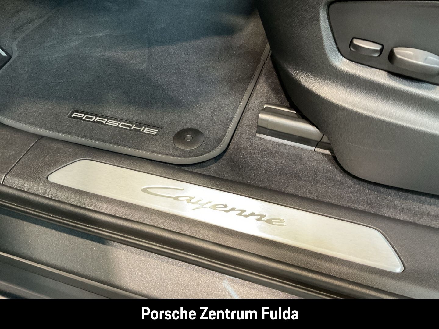 Porsche Cayenne BOSE Luftfederung Panorama Surround-View