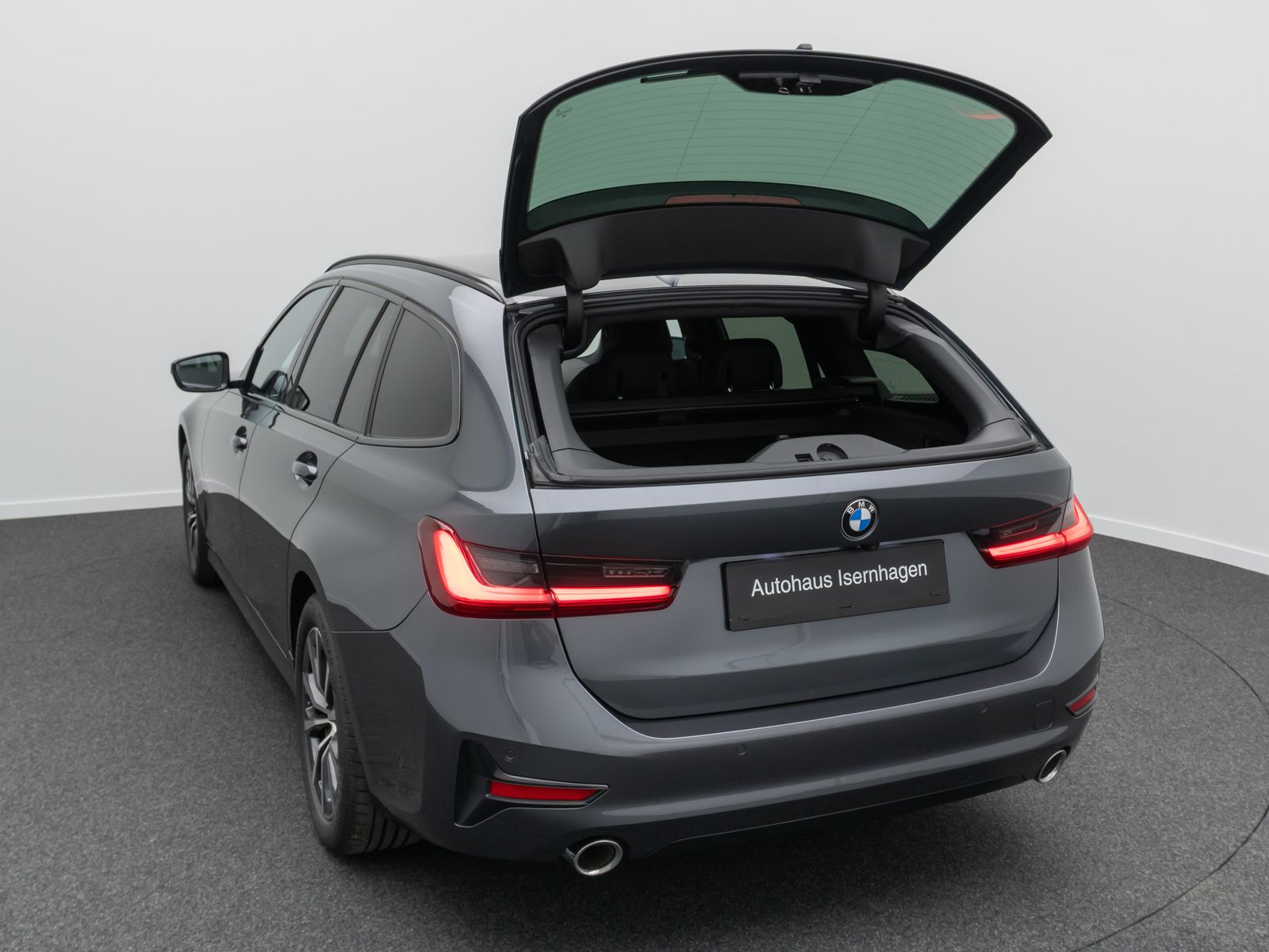 BMW 320d Sport Line - Samsaru's Car Outlet