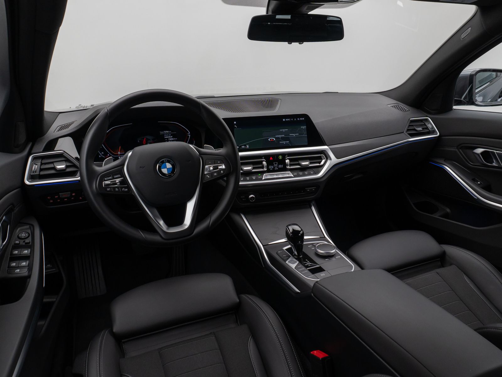 BMW 330i xD SportLine - Samsaru's Car Outlet