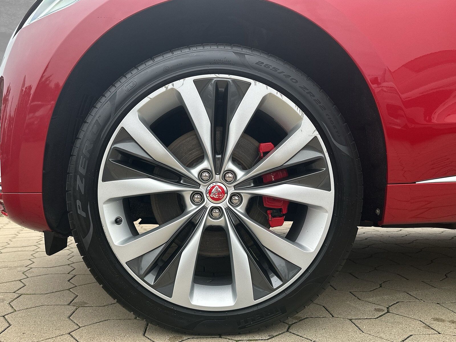 Jaguar F-Pace D300 R-Dyn SE 22" ACC Pano. 400W Standhz.