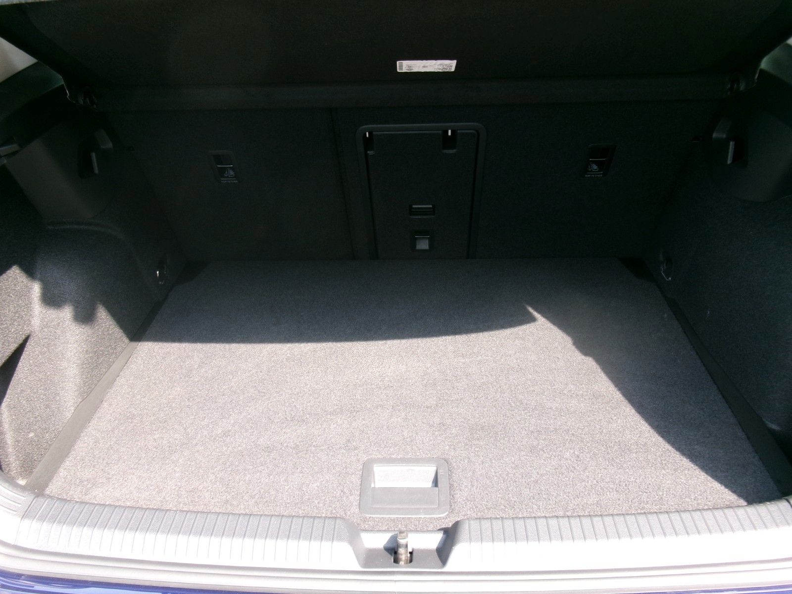 Volkswagen Golf VIII 1.0 TSI Life - Samsaru's Car Outlet