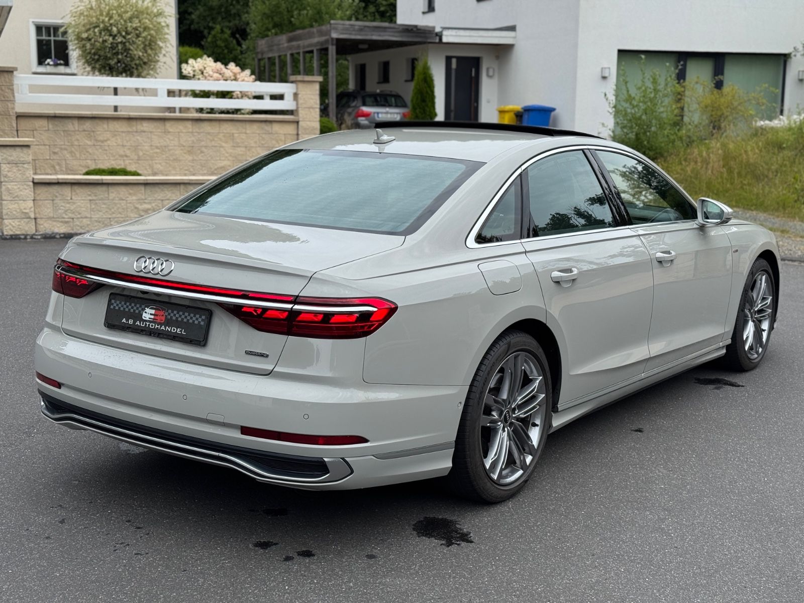 Audi A8 55 TFSI quattro S-line - Samsaru's Car Outlet