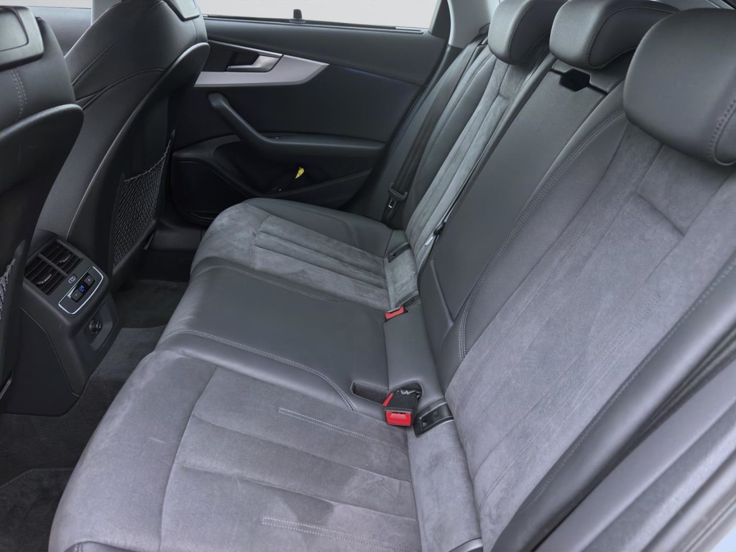 Audi A4 allroad 40 TDI Q AHK KAMERA PDC NAVI+