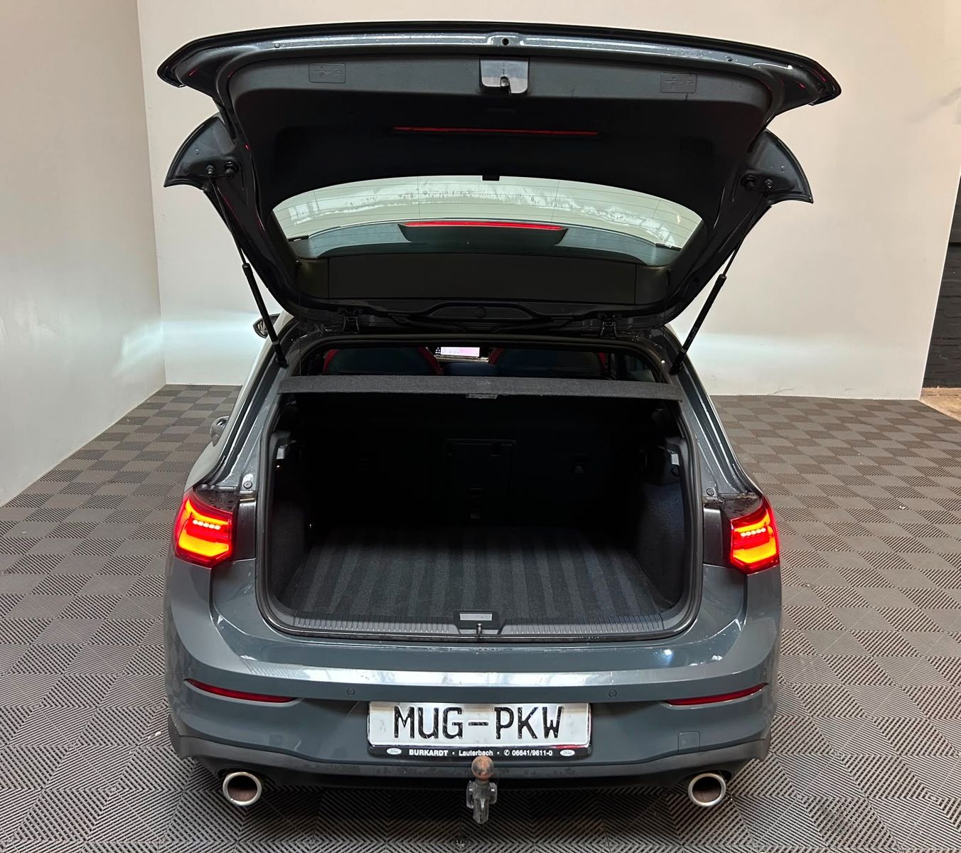 Volkswagen Golf VIII Lim. GTI  245PS *ACC-VirtCo-AHK-H&K*