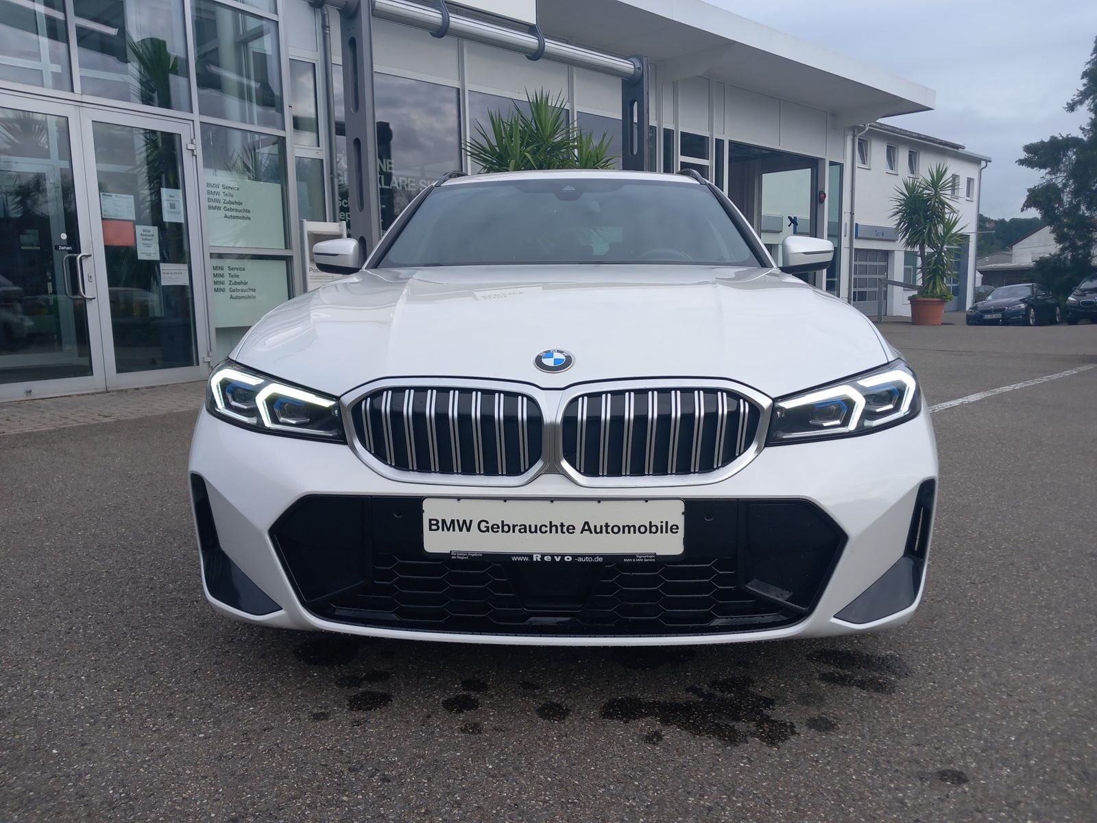 BMW 320d Touring xDrive M Sport - Samsaru's Car Outlet
