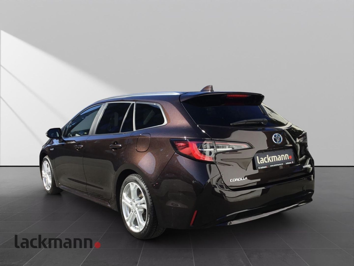 Toyota Corolla 1.8 Touring Sports Hybrid Club - Samsaru's Car Outlet