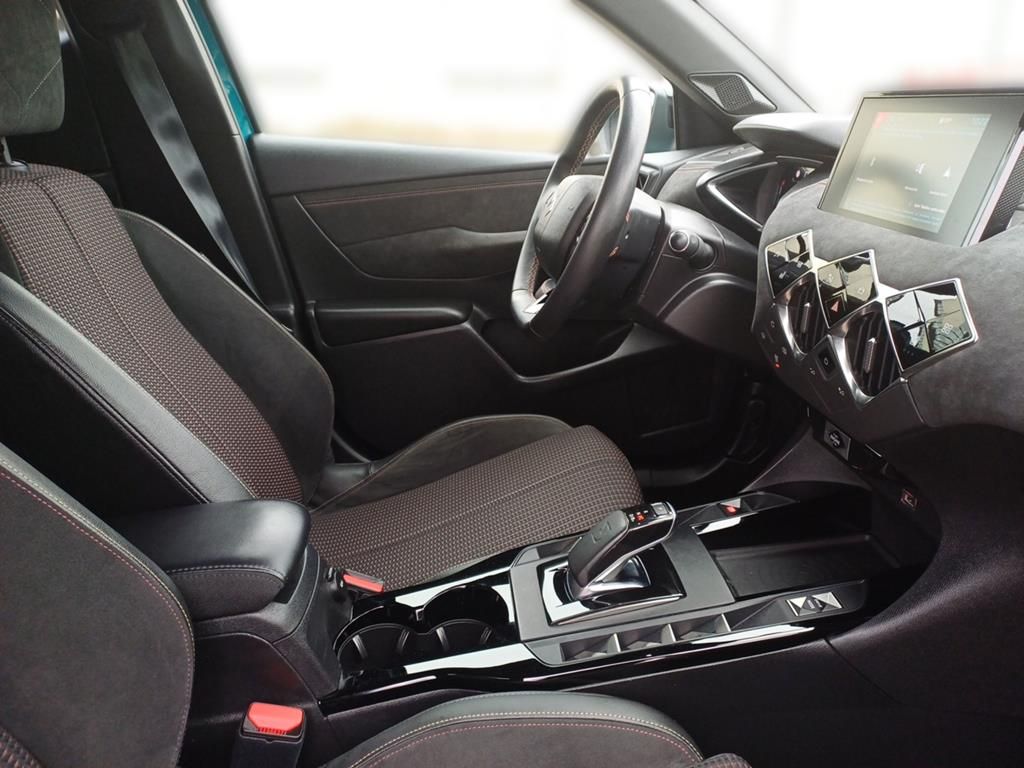 DS Automobiles DS3 Crossback E-Tense 225 Performance Line - Samsaru's Car Outlet