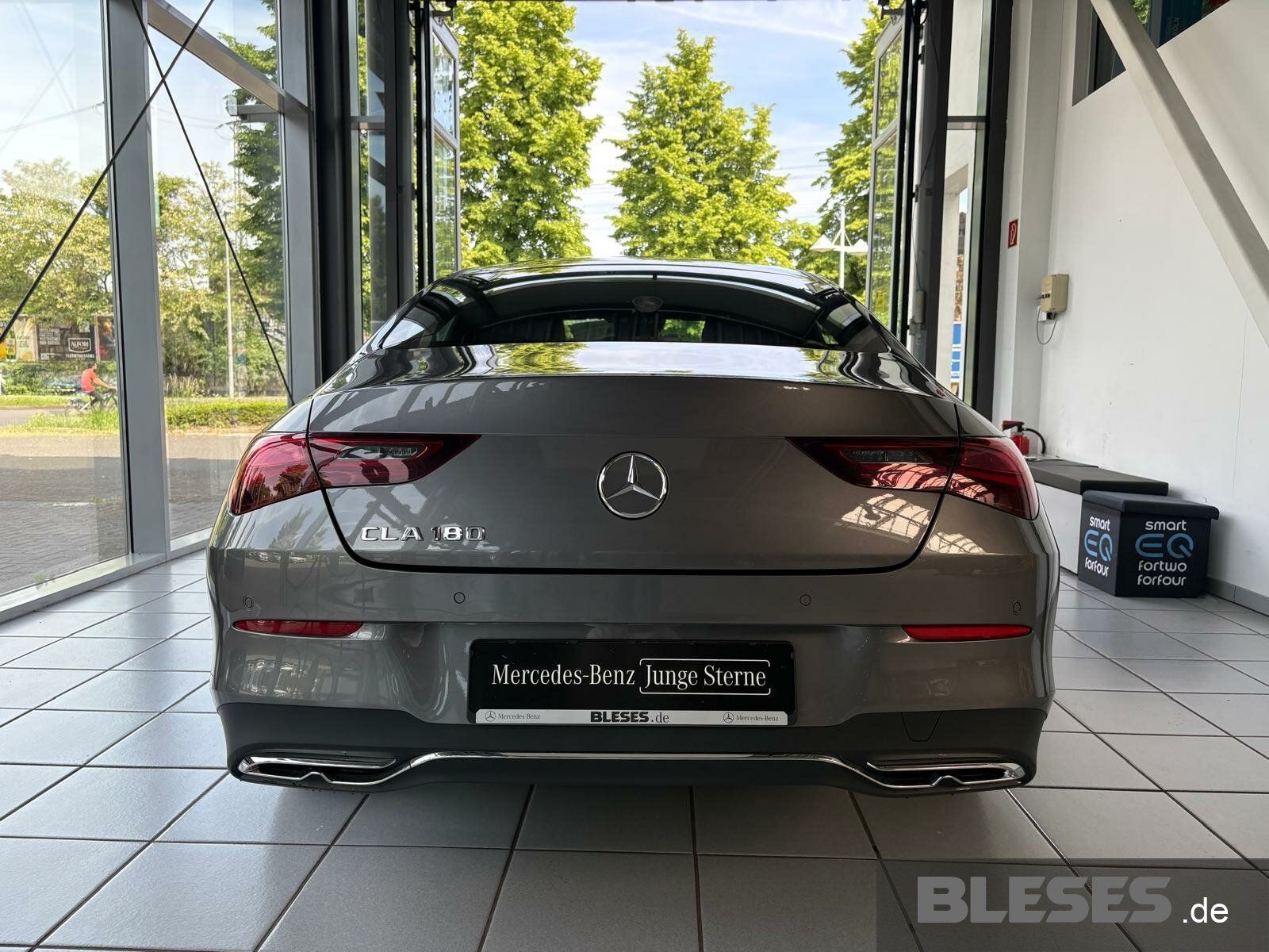 Mercedes-Benz CLA 180 Progressive - Samsaru's Car Outlet