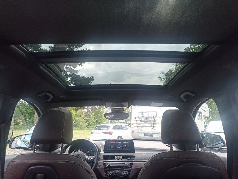 BMW X1 xDrive25e Sport Line - Samsaru's Car Outlet