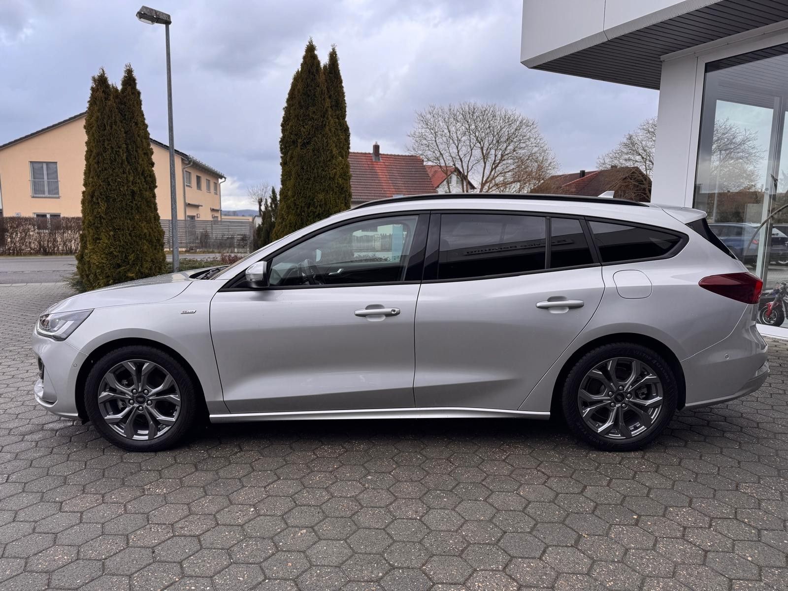 Ford Focus Turnier ST-Line KAMERA DAB AHK LED