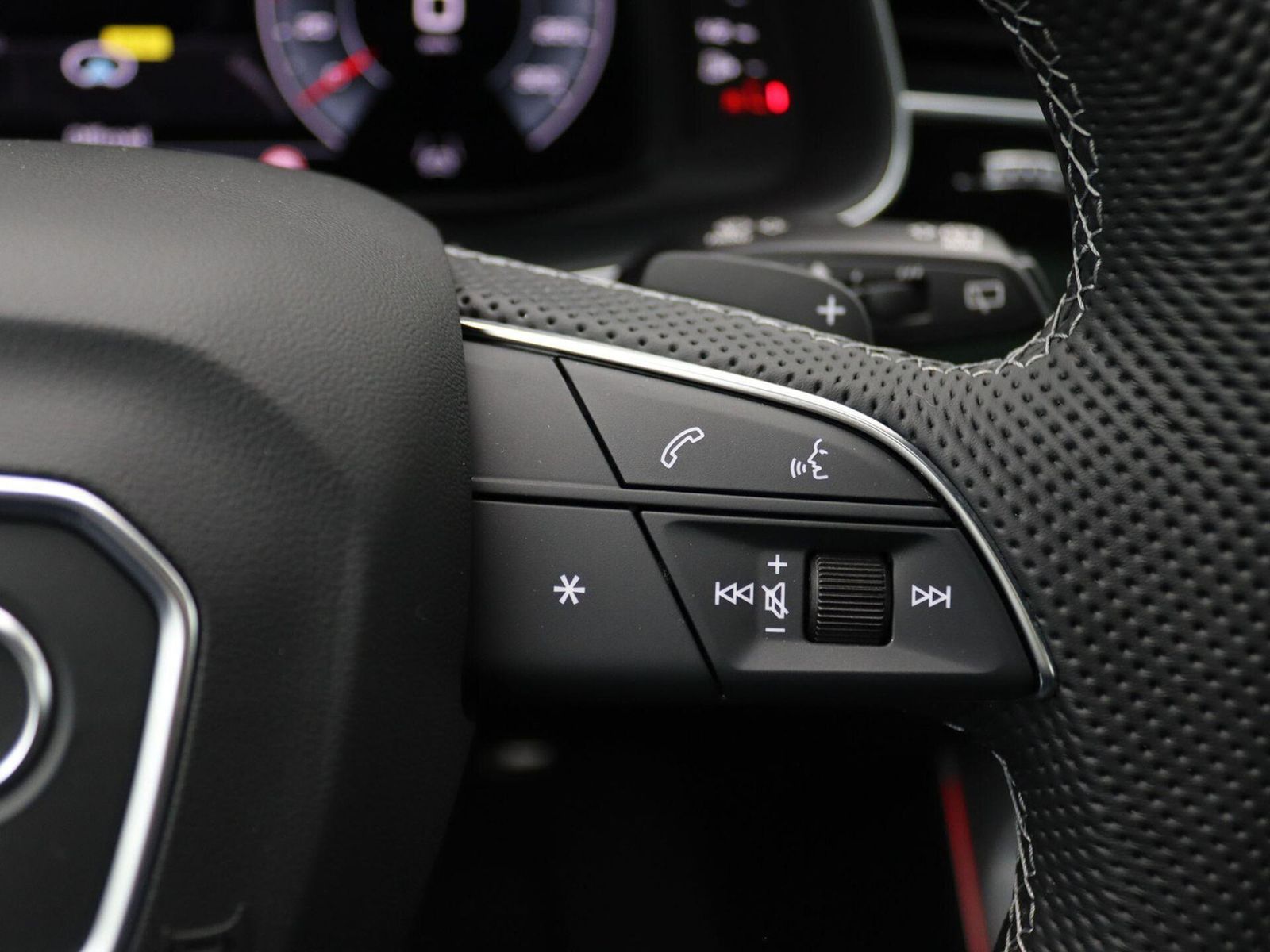 Audi Q8 50 TDI quattro S-Line - Samsaru's Car Outlet