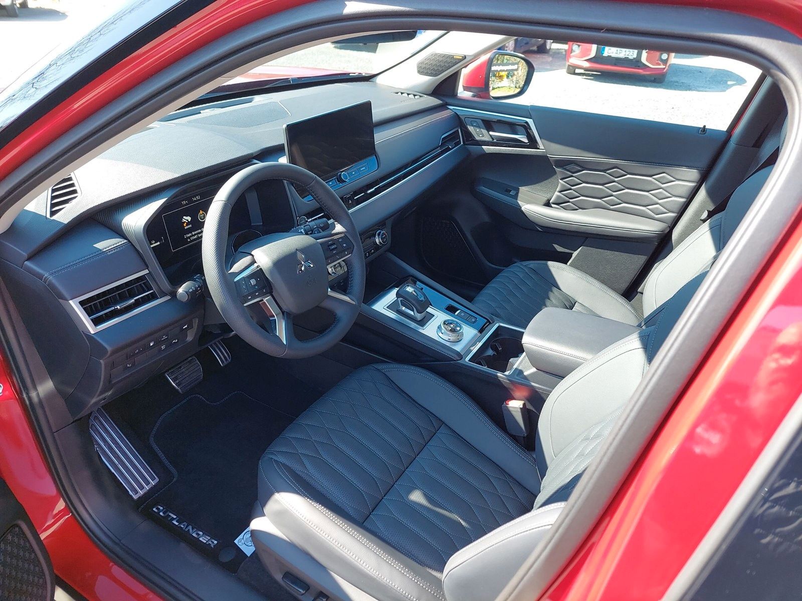 Mitsubishi Plug-in Hybrid Outlander 2025 TOP