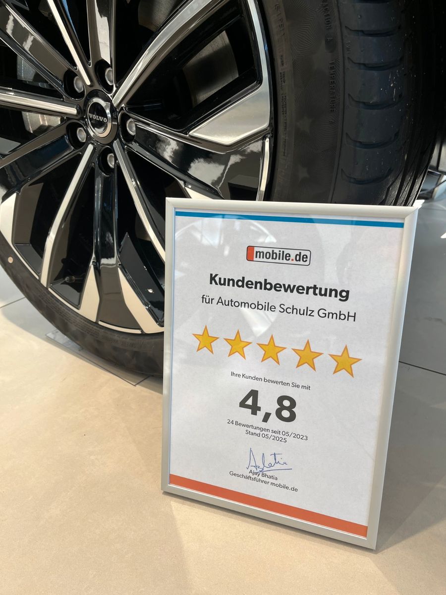 Volvo XC60 T6 Plug-in Hybrid ULTRA BLACK EDITION - Samsaru's Car Outlet