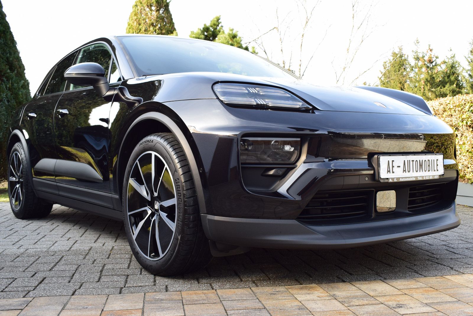 Porsche Macan 4 - Samsaru's Car Outlet